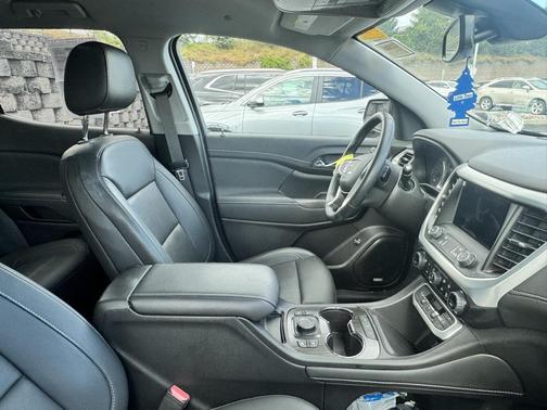 2023 GMC Acadia AWD SLT