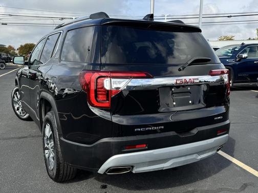 2023 GMC Acadia AWD SLT