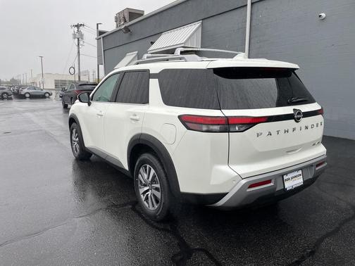 Pearl White Tricoat 2023 Nissan Pathfinder SL 4WD