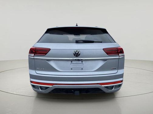 Pyrite Silver Metallic 2022 Volkswagen Atlas Cross Sport 3.6L V6 SEL R-Line
