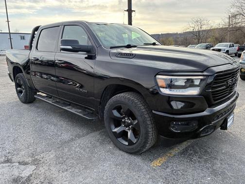 Diamond Black Crystal Pearlcoat 2019 RAM 1500 Big Horn