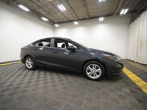 Graphite Metallic 2018 Chevrolet Cruze LT