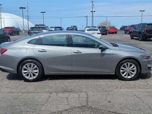 Sterling Gray Metallic 2023 Chevrolet Malibu FWD 1LT