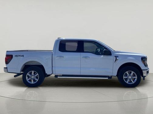 Oxford White 2025 Ford F-150 XLT