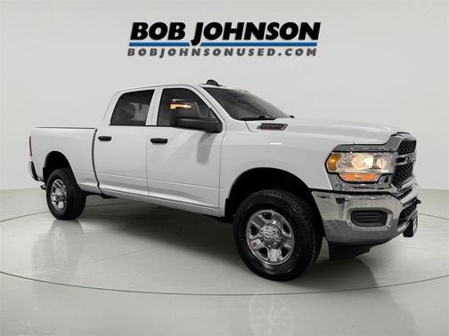 2024 RAM 2500 Tradesman Crew Cab 4x4 6'4' Box