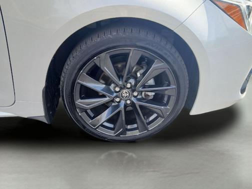 Wind Chill Pearl w/Midnight Black Metallic Roof 2025 Toyota Corolla XSE
