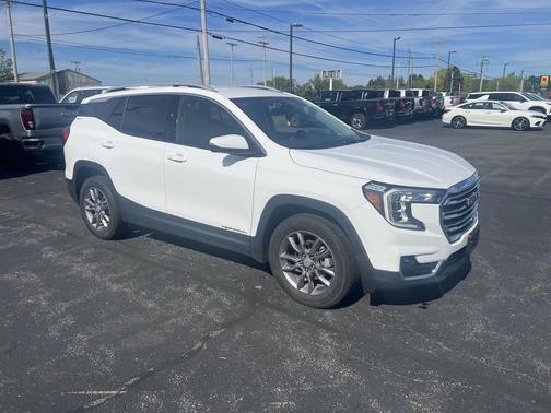 Summit White 2024 GMC Terrain SLT