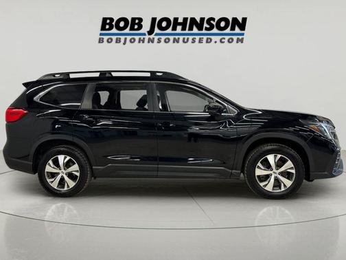 Crystal Black Silica 2024 Subaru Ascent Premium 7-Passenger