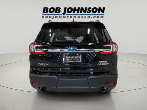Crystal Black Silica 2024 Subaru Ascent Premium 7-Passenger