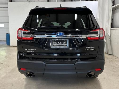Crystal Black Silica 2024 Subaru Ascent Premium 7-Passenger
