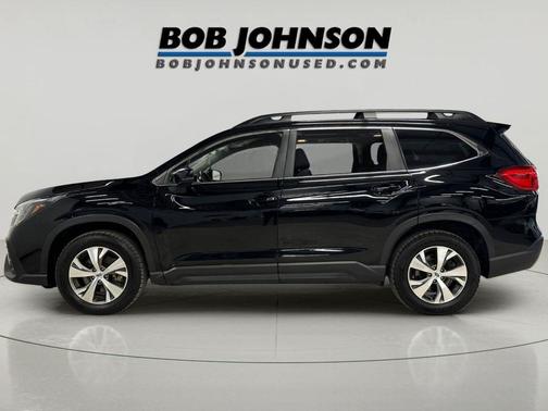 Crystal Black Silica 2024 Subaru Ascent Premium 7-Passenger