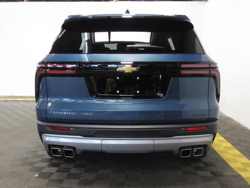 Lakeshore Blue Metallic 2025 Chevrolet Traverse LT