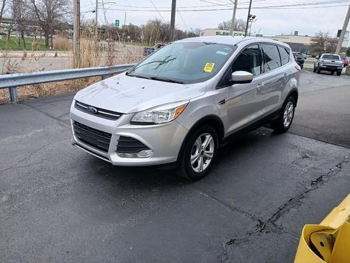 Ingot Silver 2016 Ford Escape SE