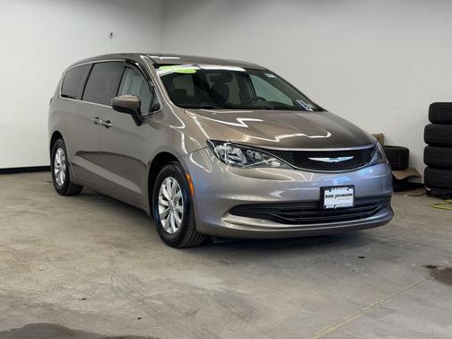 Molten Silver 2017 Chrysler Pacifica Touring