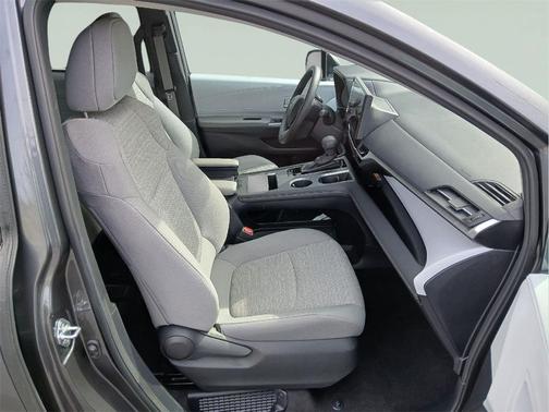 Magnetic Gray Metallic 2025 Toyota Sienna LE
