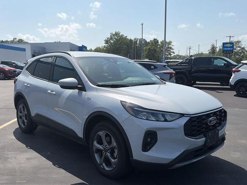 Space Silver 2025 Ford Escape ST-Line Select
