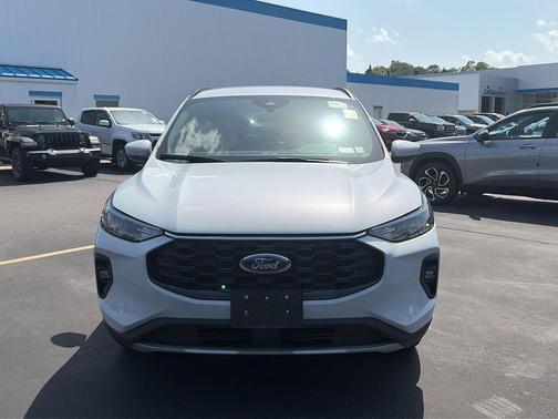 Space Silver 2025 Ford Escape ST-Line Select