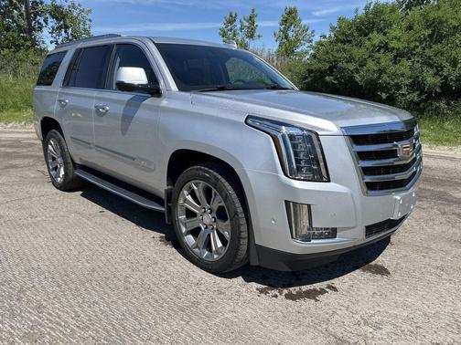 Radiant Silver Metallic 2020 Cadillac Escalade Luxury