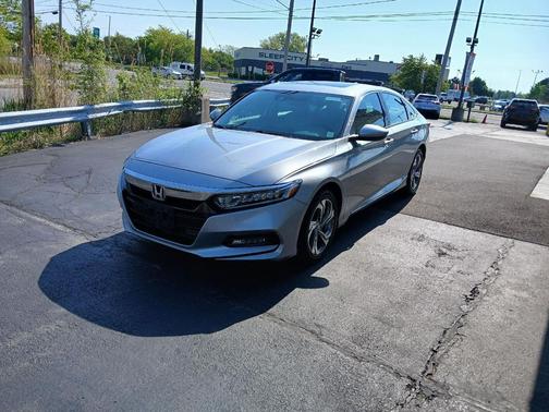 Lunar Silver Metallic 2018 Honda Accord EX