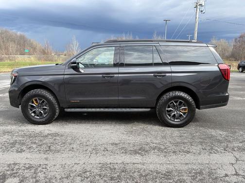 Dark Matter Gray Metallic 2025 Ford Expedition Tremor