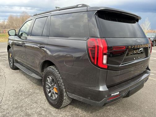 Dark Matter Gray Metallic 2025 Ford Expedition Tremor