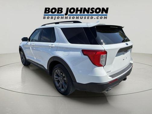 Star White Metallic Tri-Coat 2024 Ford Explorer XLT