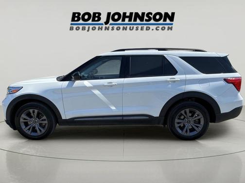 Star White Metallic Tri-Coat 2024 Ford Explorer XLT