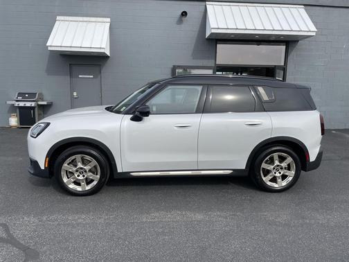 Nanuq White Metallic 2025 MINI Countryman Cooper S ALL4