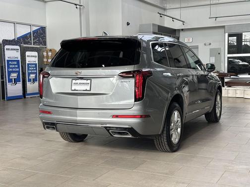 Argent Silver Metallic 2023 Cadillac XT6 Luxury AWD