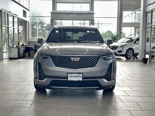 Argent Silver Metallic 2023 Cadillac XT6 Luxury AWD