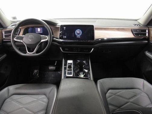 2024 Volkswagen Atlas 2.0T SE w/Technology 4MOTION