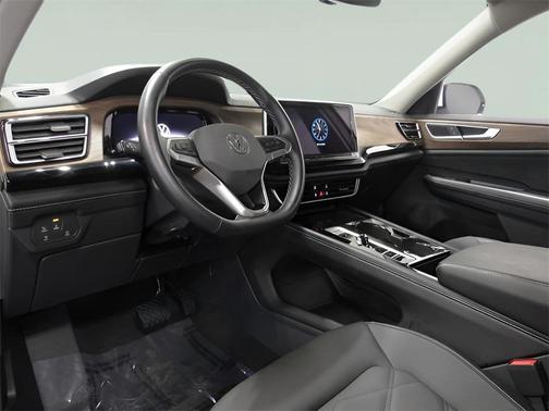 2024 Volkswagen Atlas 2.0T SE w/Technology 4MOTION