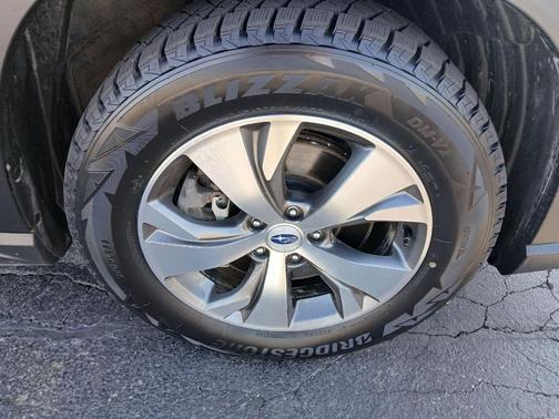 Magnetite Gray Metallic 2021 Subaru Ascent Premium 8-Passenger