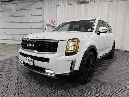 Glacial White Pearl 2022 Kia Telluride SX