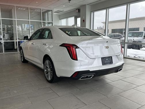 2023 Cadillac CT4 Premium Luxury