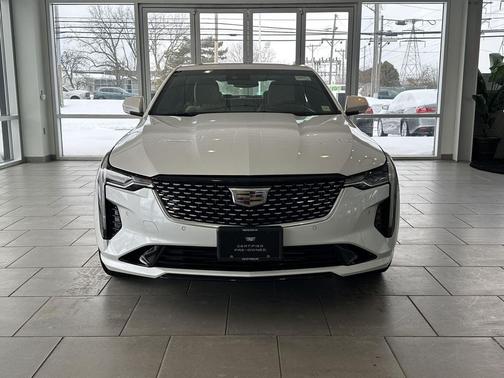 2023 Cadillac CT4 Premium Luxury
