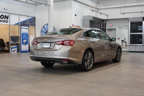 2022 Chevrolet Malibu FWD Premier