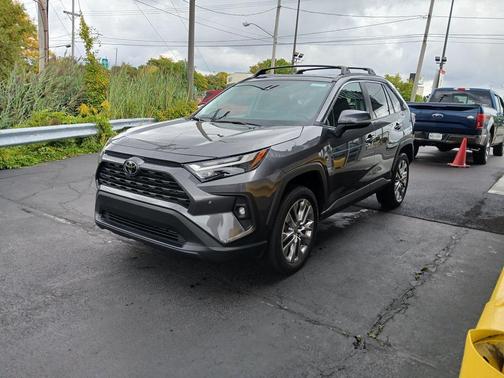 2023 Toyota RAV4 XLE Premium
