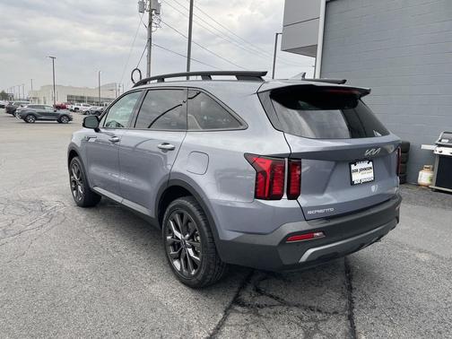 Everlasting Silver 2023 Kia Sorento EX