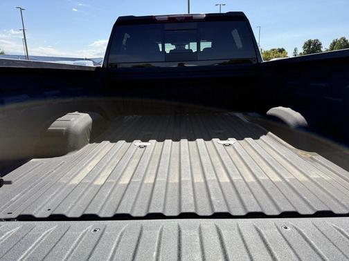 Onyx Black 2024 GMC Sierra 2500 AT4