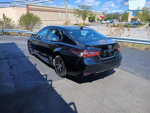 Midnight Black Metallic 2024 Toyota Camry SE