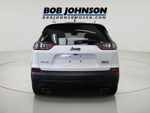 Bright White Clearcoat 2019 Jeep Cherokee Latitude