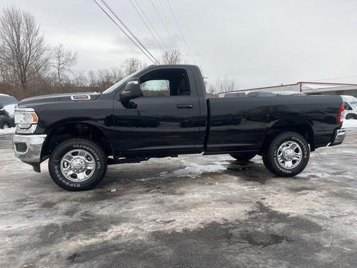 2024 RAM 2500 Tradesman Regular Cab 4x4 8' Box