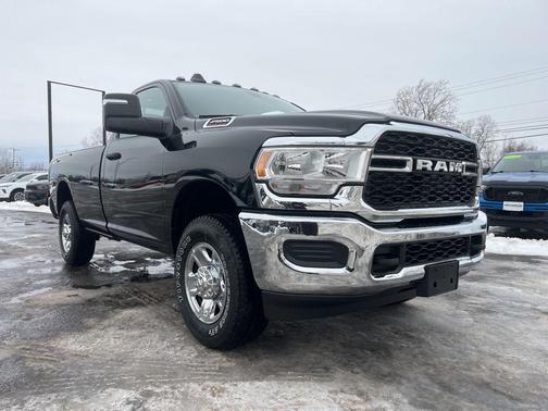 2024 RAM 2500 Tradesman Regular Cab 4x4 8' Box