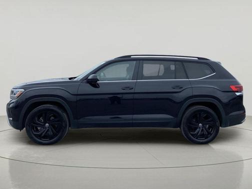 Deep Black Pearl 2023 Volkswagen Atlas 3.6L SE w/Technology