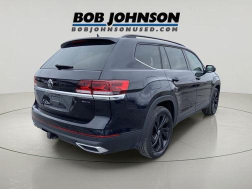 Deep Black Pearl 2023 Volkswagen Atlas 3.6L SE w/Technology
