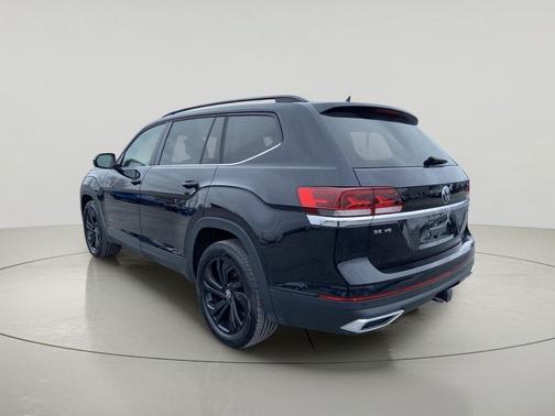 Deep Black Pearl 2023 Volkswagen Atlas 3.6L SE w/Technology