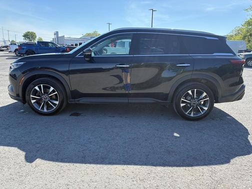 BK 2024 INFINITI QX60 Luxe