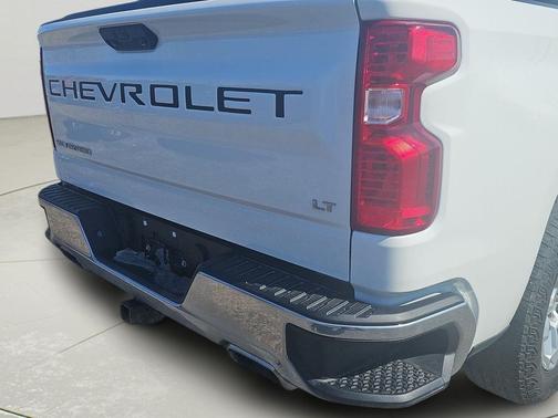 Summit White 2024 Chevrolet Silverado 1500 LT