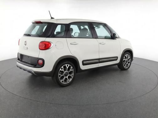 Bianco (White) 2015 FIAT 500L Trekking